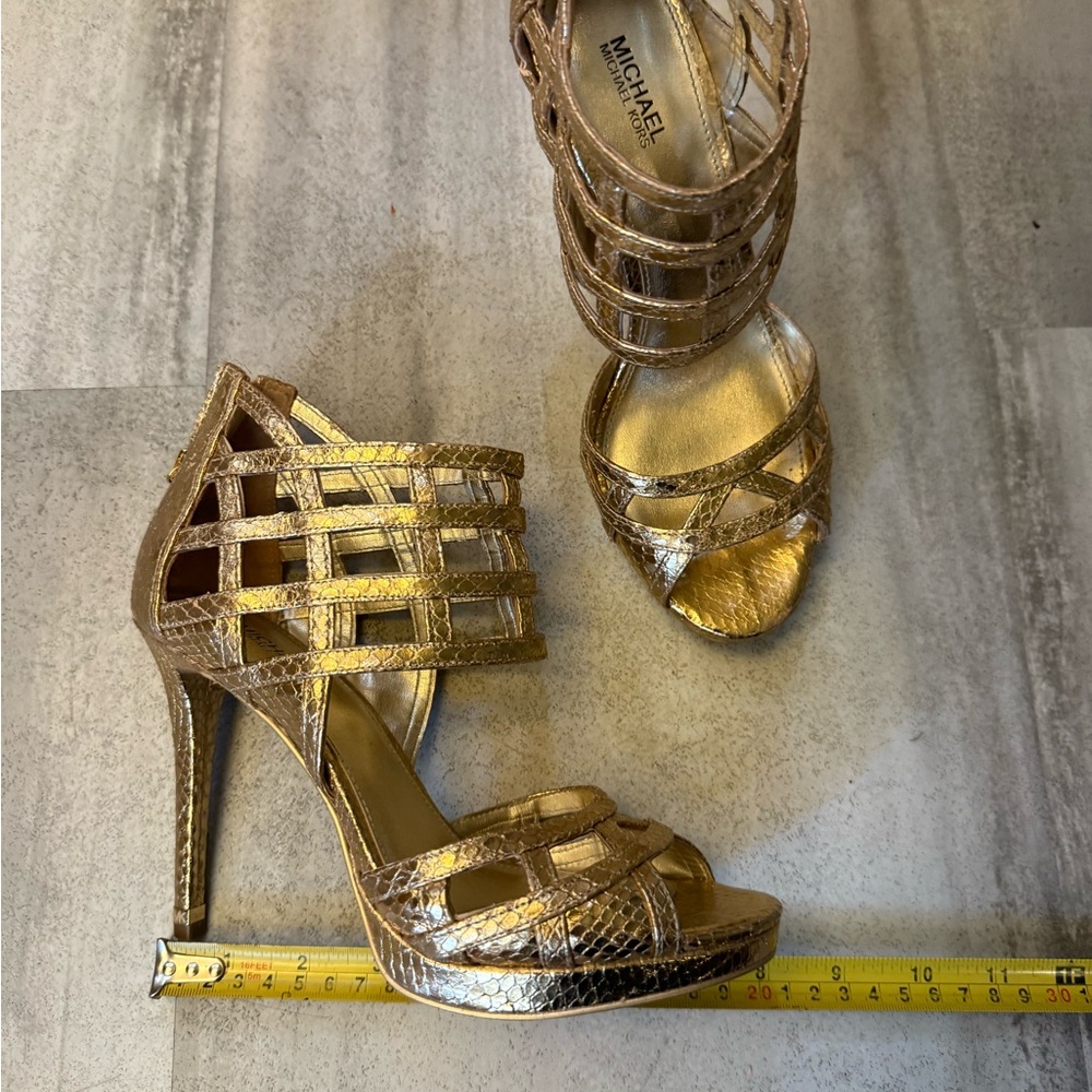 Michael Kors Gold Heels with Strappy Design Original high-heeled shoe - Picture 6 of 10